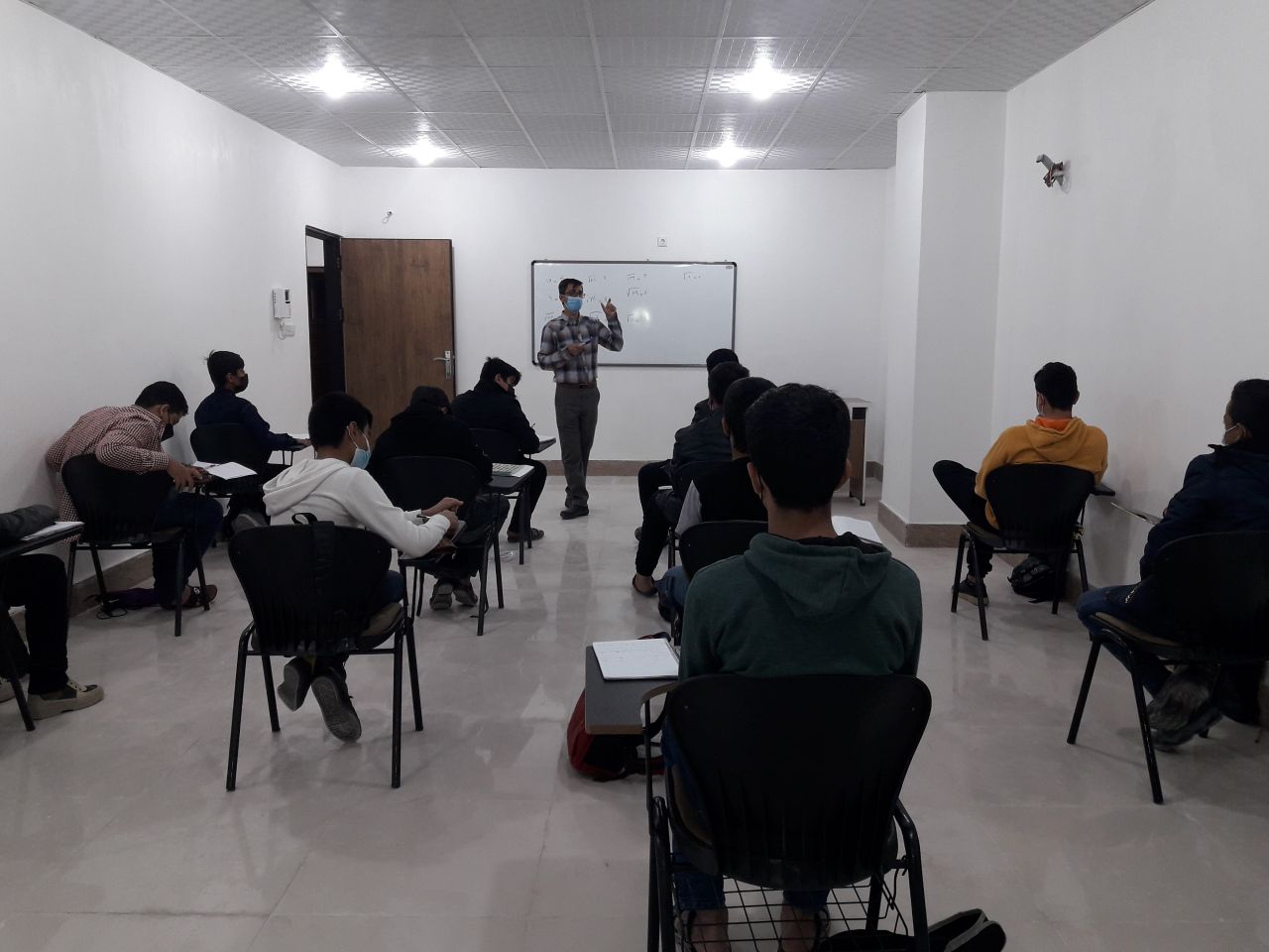 برگزاری جامع ترین دوره آموزش ریاضی در شهر خور (پایه پنجم تا نهم)